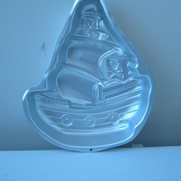 Wilton Pirate Ship Cake Pan (2105-1021) New - Picture 2 of 4